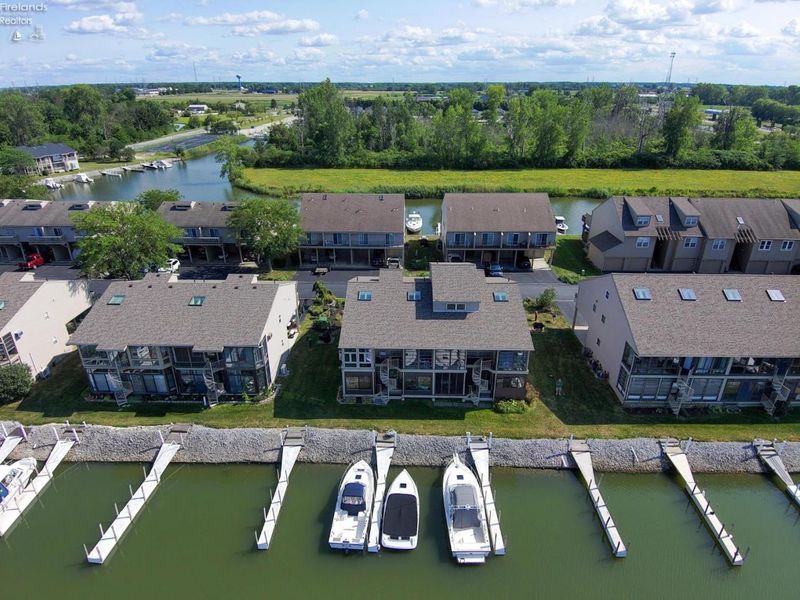 8895 W Canada Goose Court, Oak Harbor, OH 43449 Photo 2
