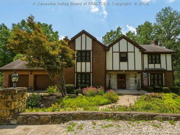 105 McDavid Lane, Charleston, WV 25311