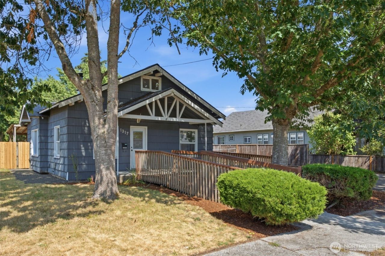 1317 Logan Street , Centralia, WA 98531