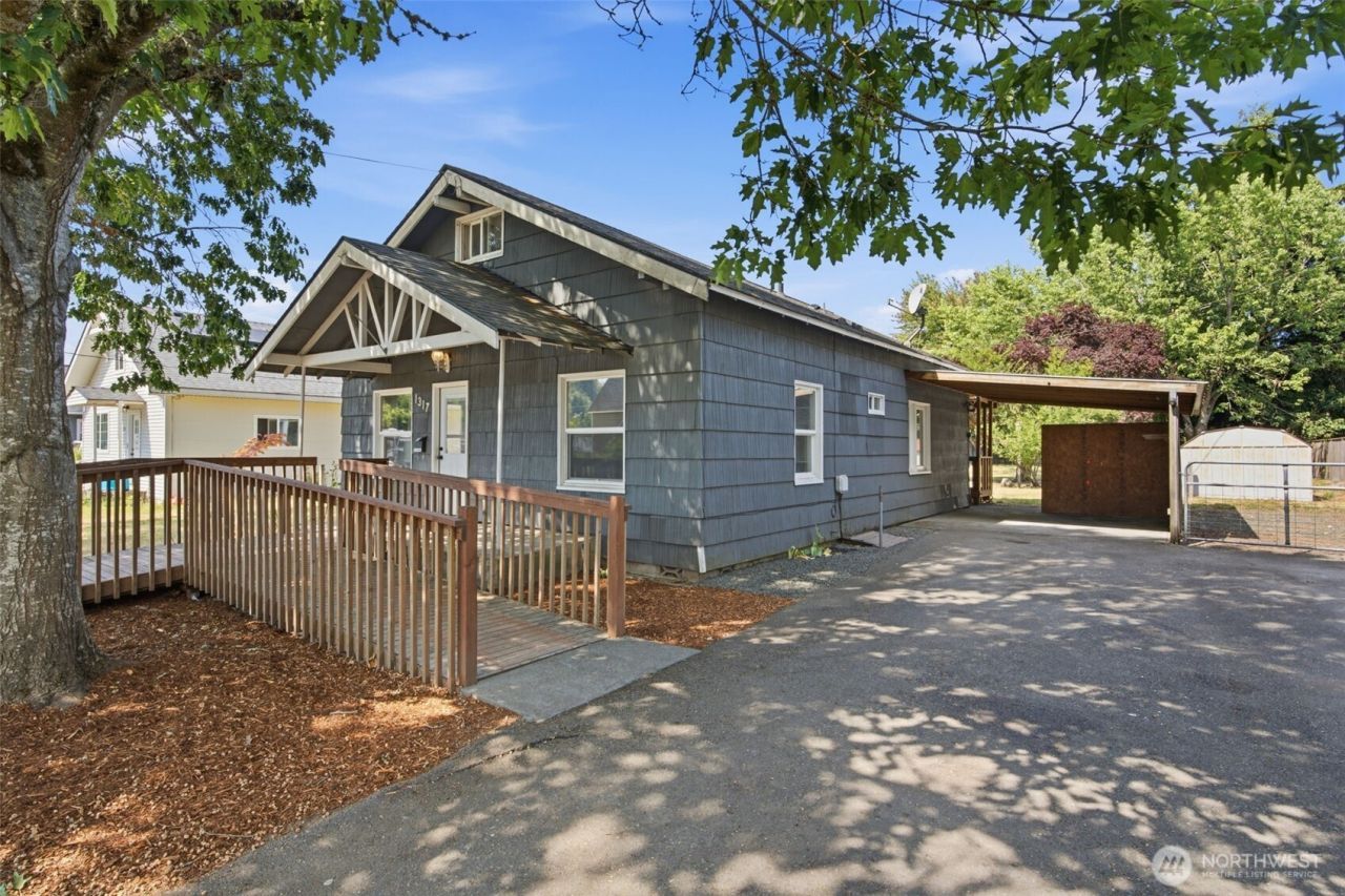 1317 Logan Street , Centralia, WA 98531