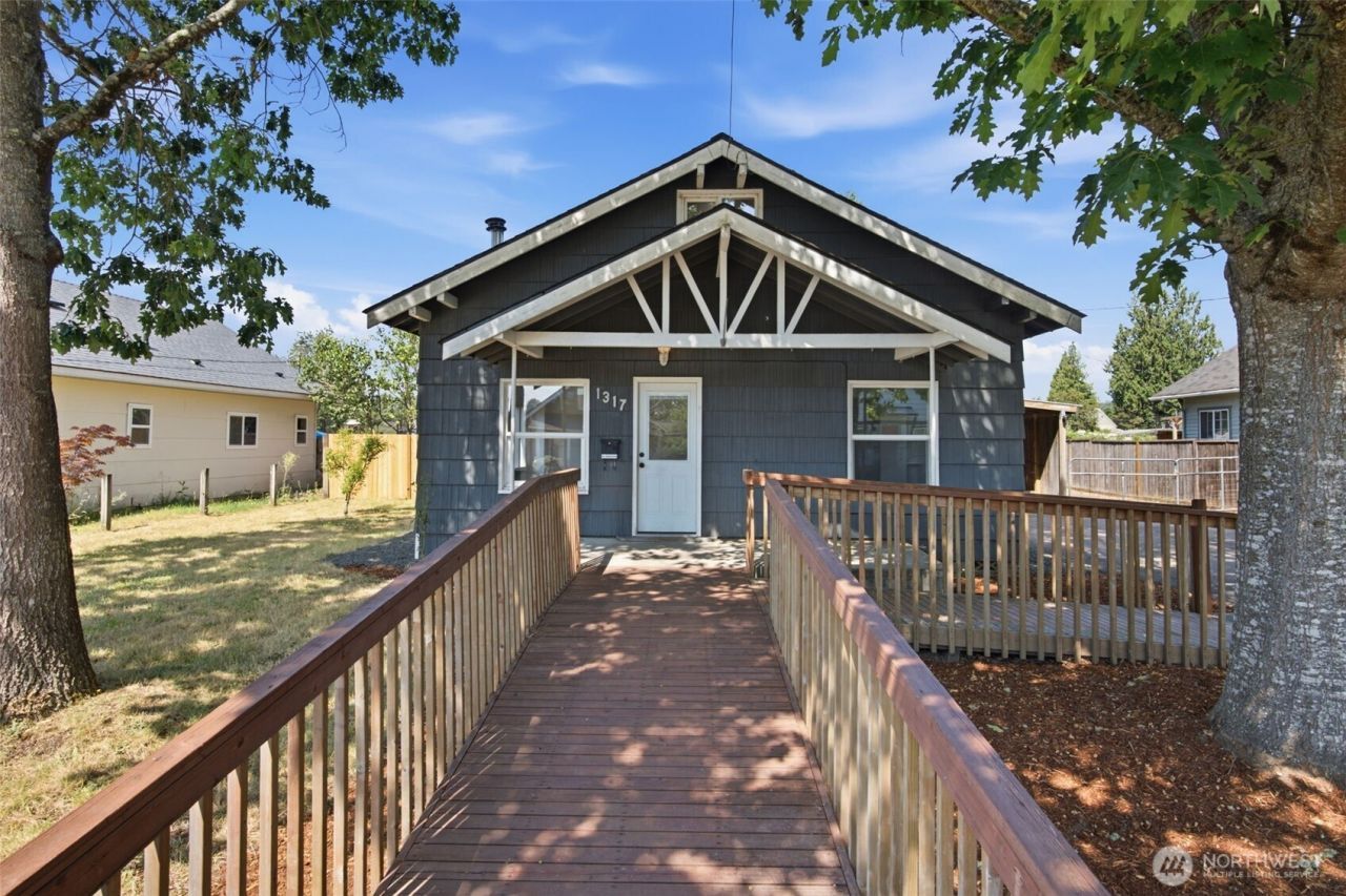 1317 Logan Street , Centralia, WA 98531