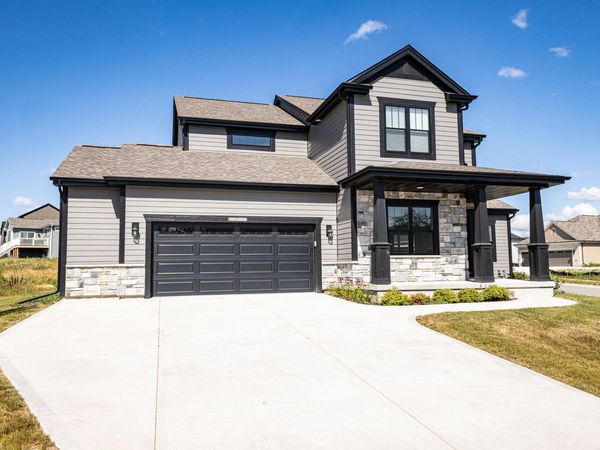 W206N5693 Muirfield Dr, Menomonee Falls, WI 53051