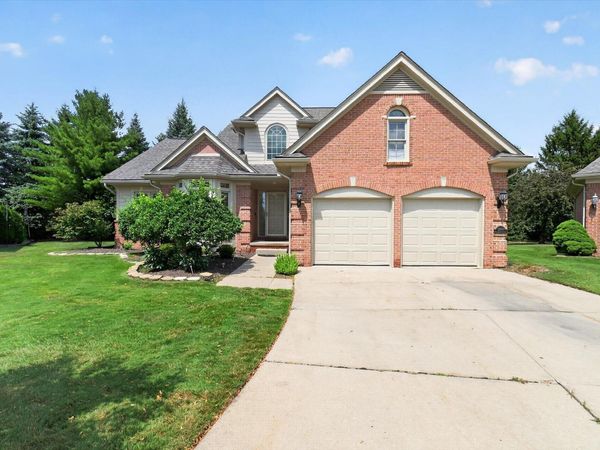 13500 Cambridge Court, Plymouth, MI 48170