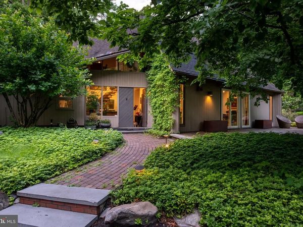 2033 AQUETONG, NEW HOPE, PA 18938