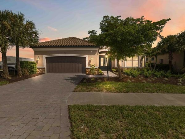 7704 MOONBEAM AVENUE, SARASOTA, FL 34241