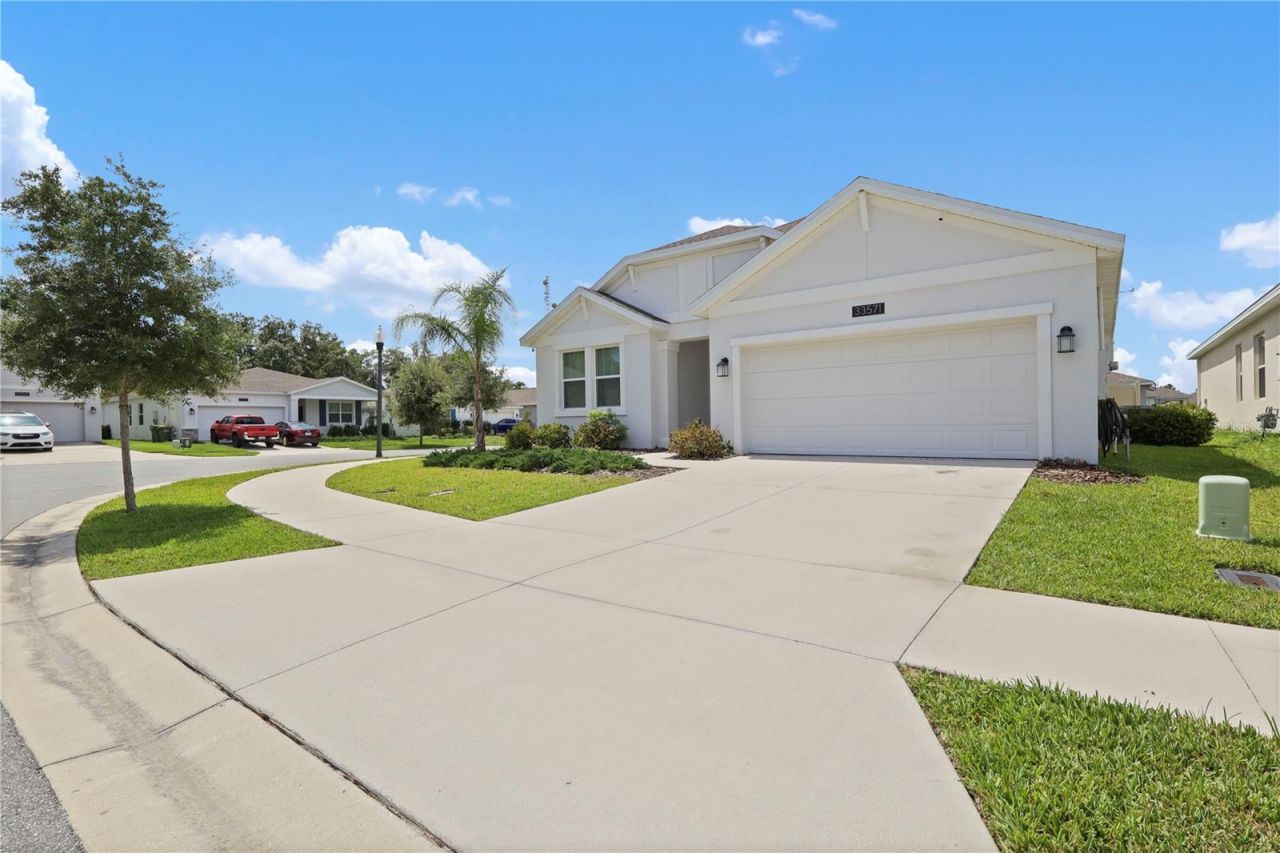 33571 Sky Blossom Circle, Leesburg, FL 34788 Photo