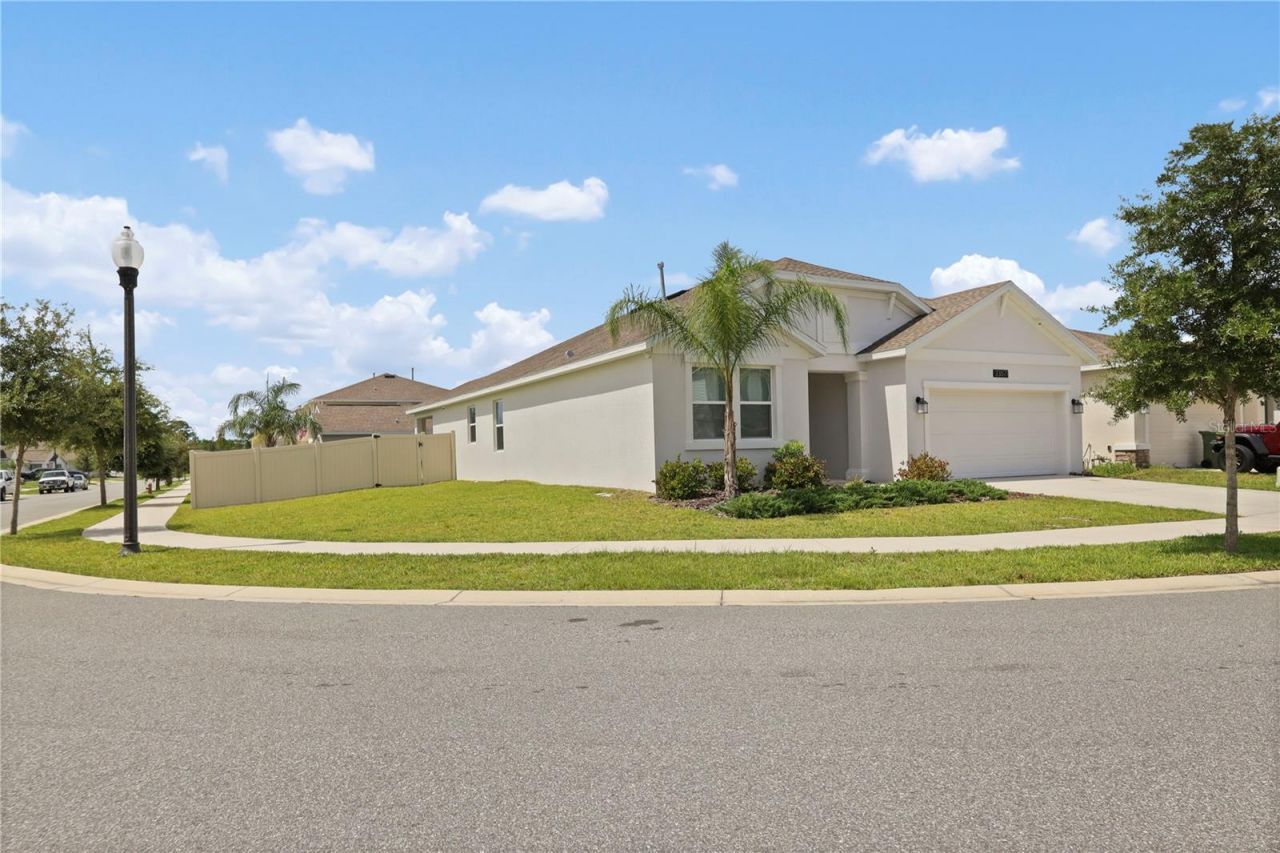 33571 Sky Blossom Circle, Leesburg, FL 34788 Photo