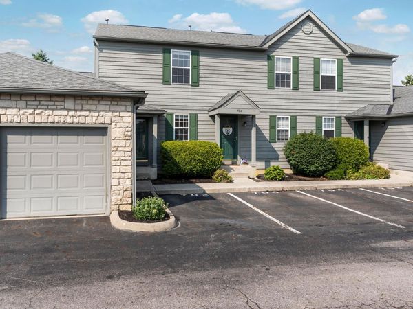 702 Parkgrove Way , Lewis Center, OH 43035
