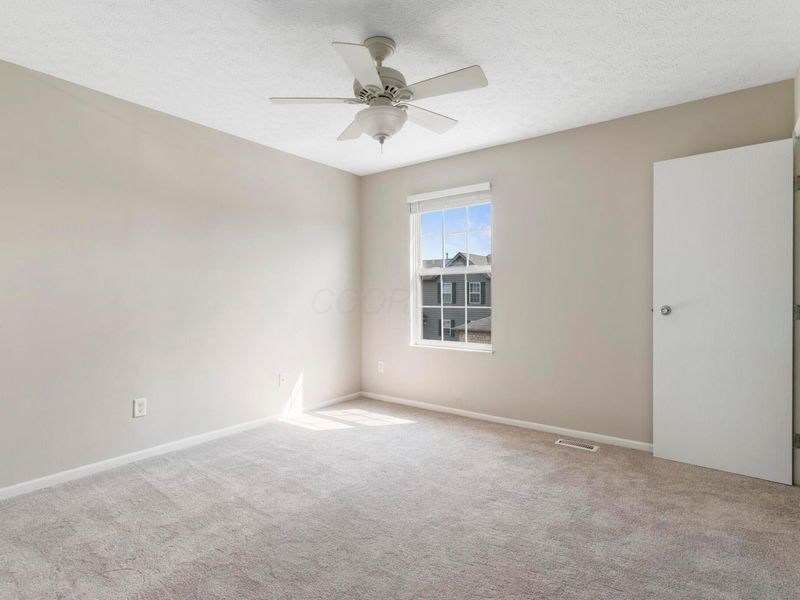 702 Parkgrove Way , Lewis Center, OH 43035 Photo 16