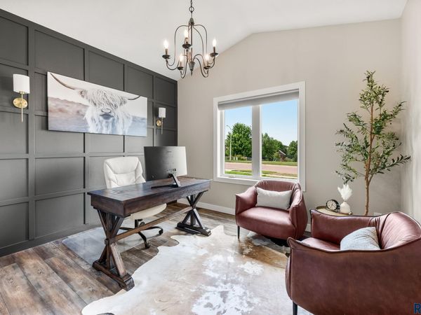 7009 E Sierra Trl, Sioux Falls, SD 57110