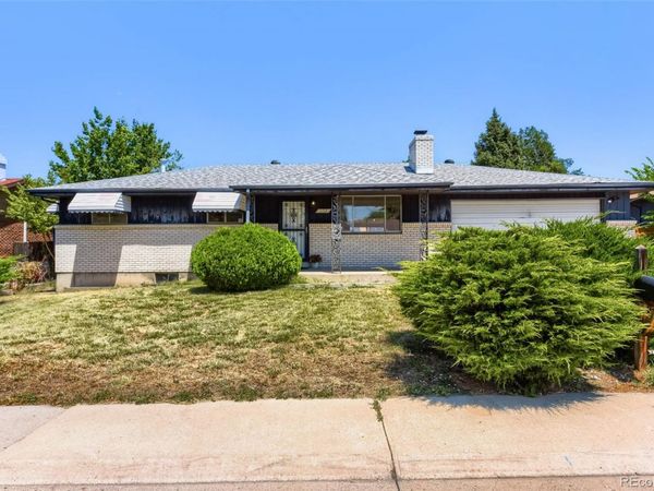 392 S Peoria Circle, Aurora, CO 80012