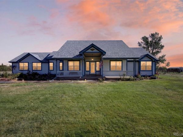 52731 E 19th Avenue , Strasburg, CO 80136