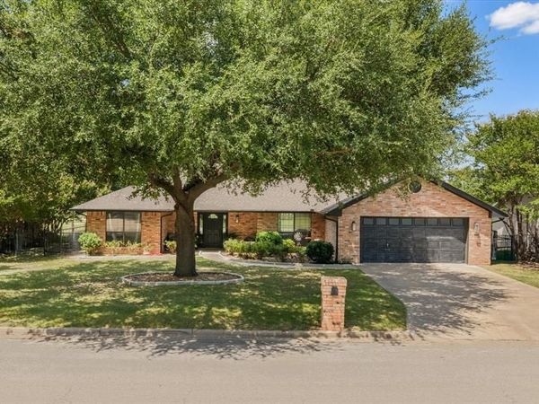 1003 Prairie Wind Boulevard , Stephenville, TX 76401
