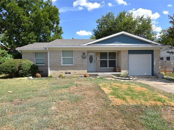 1718 Summit Street , Mesquite, TX 75149