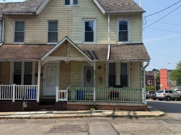 12 Brainard St, Phillipsburg, NJ 08865
