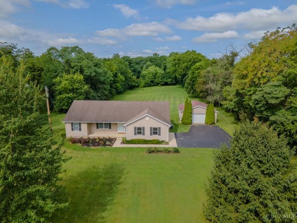 9989 Wolfe Road, New Vienna, OH 45159