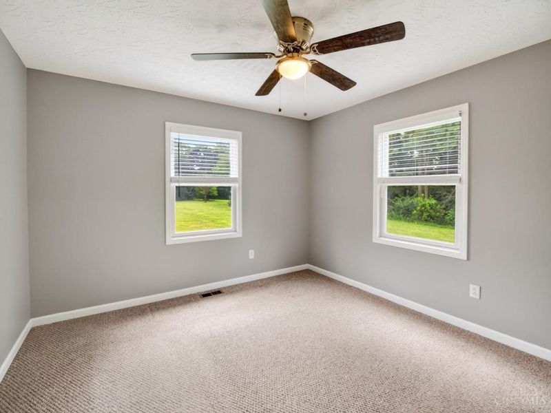 9989 Wolfe Road, New Vienna, OH 45159 Photo 19