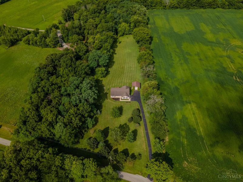 9989 Wolfe Road, New Vienna, OH 45159 Photo 2