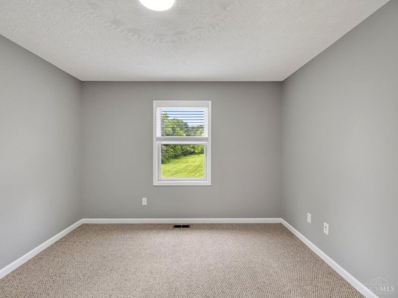 9989 Wolfe Road, New Vienna, OH 45159 Photo 21