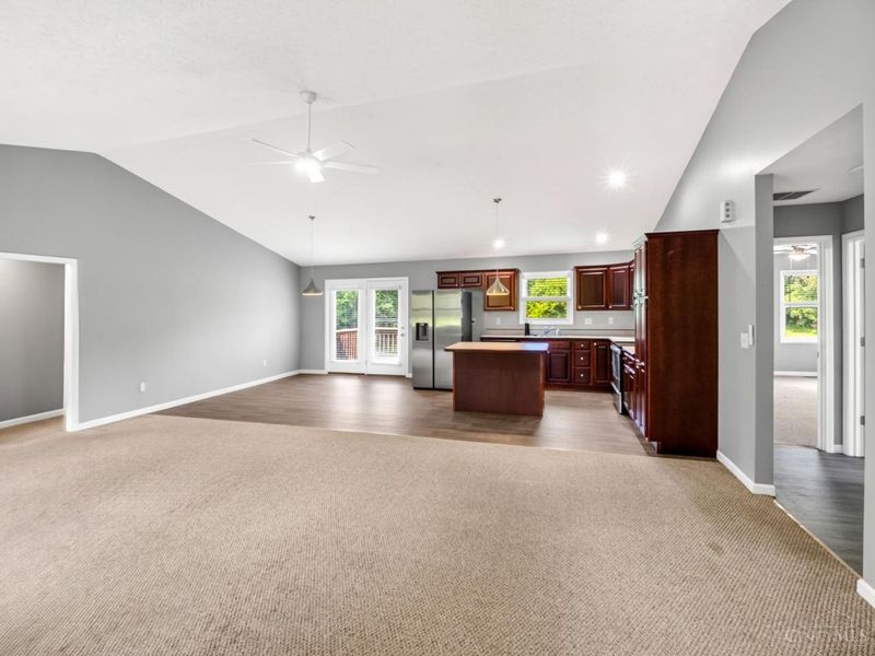 9989 Wolfe Road, New Vienna, OH 45159 Photo 4