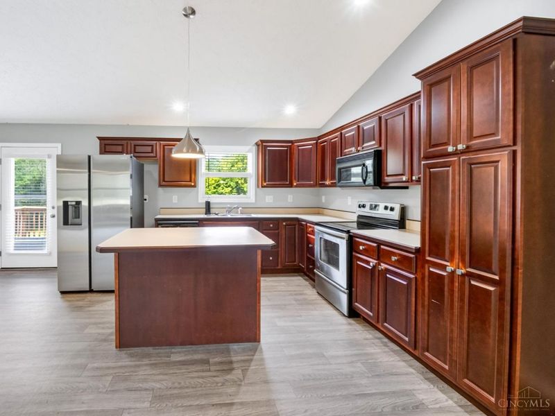 9989 Wolfe Road, New Vienna, OH 45159 Photo 5