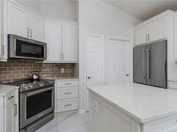 3295 Twilight LN , Unit 5302, NAPLES, FL 34109