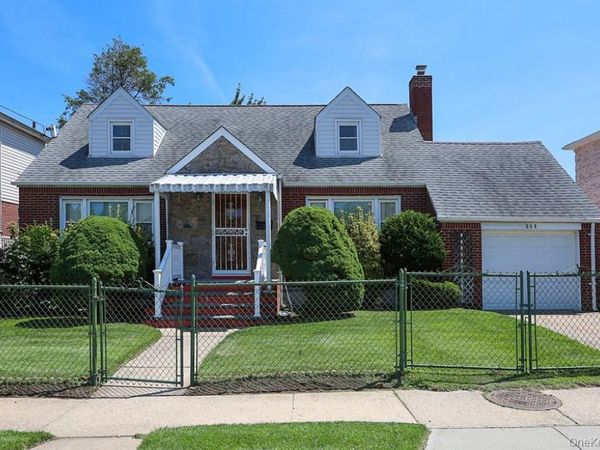 560 N 6th Street, New Hyde Park, NY 11040