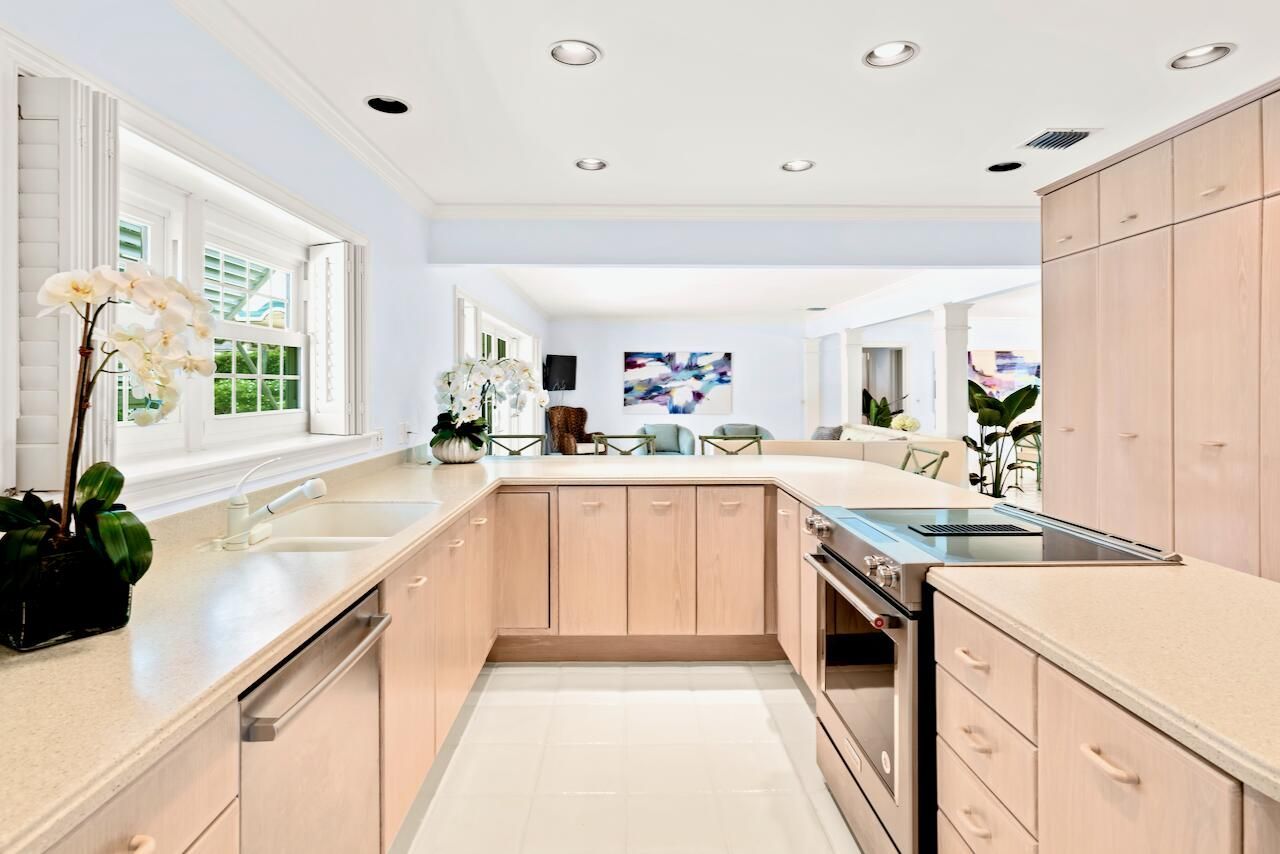 1421 N Lake Way, Palm Beach, FL 33480 Photo