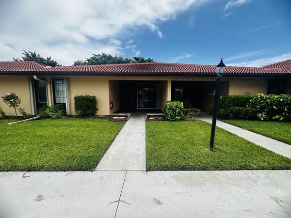 5933 FOREST HILL Boulevard, Unit 3, West Palm Beach, FL 33415