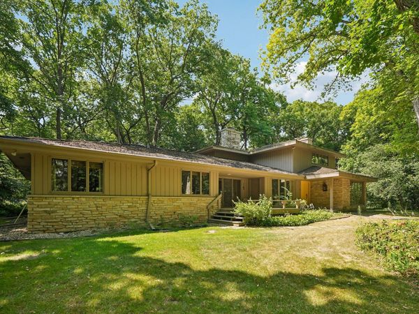 S46W28740 Perren Dale Rd, Genesee, WI 53189