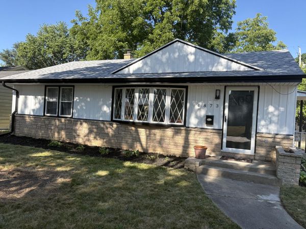 4873 N 88th St, Milwaukee, WI 53225