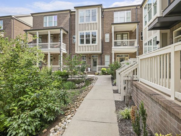 207 Porter Village Cir, Nashville, TN 37206