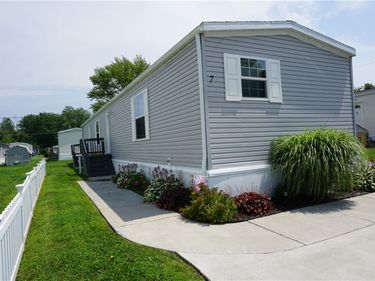 7 Farmingdale Drive, Hamlin, NY 14464