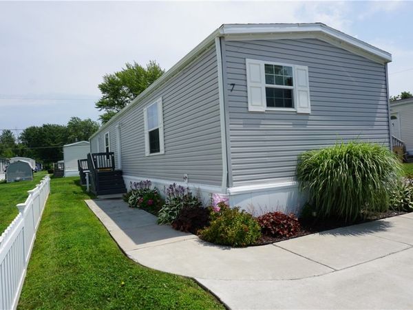 7 Farmingdale Drive, Hamlin, NY 14464
