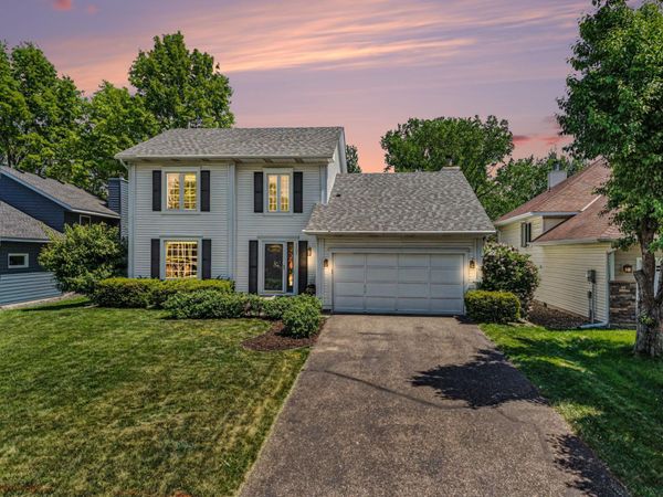 1195 Silverwood Road , Woodbury, MN 55125