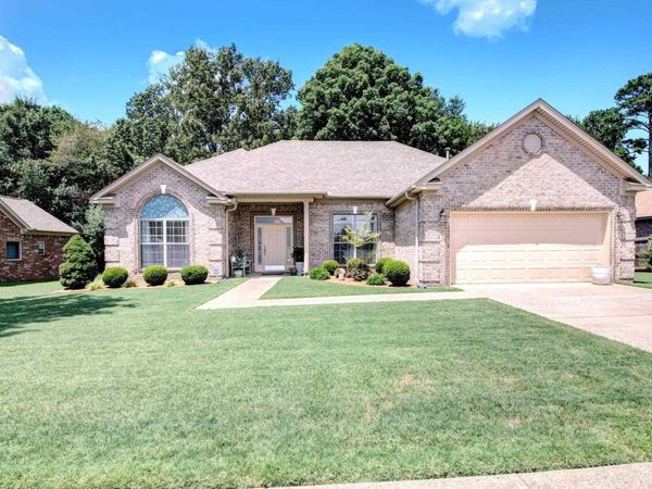 3816 Legacy Village Dr. , Benton, AR 72015