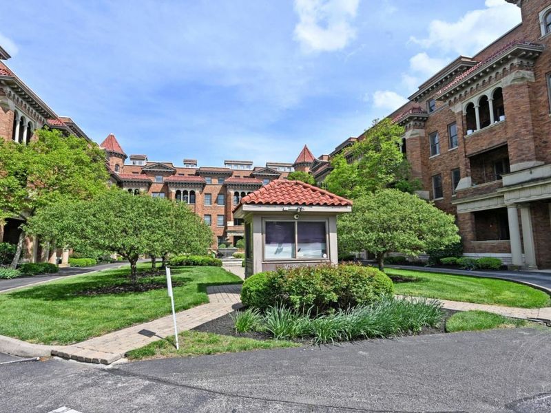 2356 Park Avenue, Unit 10, Cincinnati, OH 45206 Photo 2