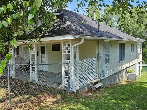 1526 Booker Street , Hannibal, MO 63401