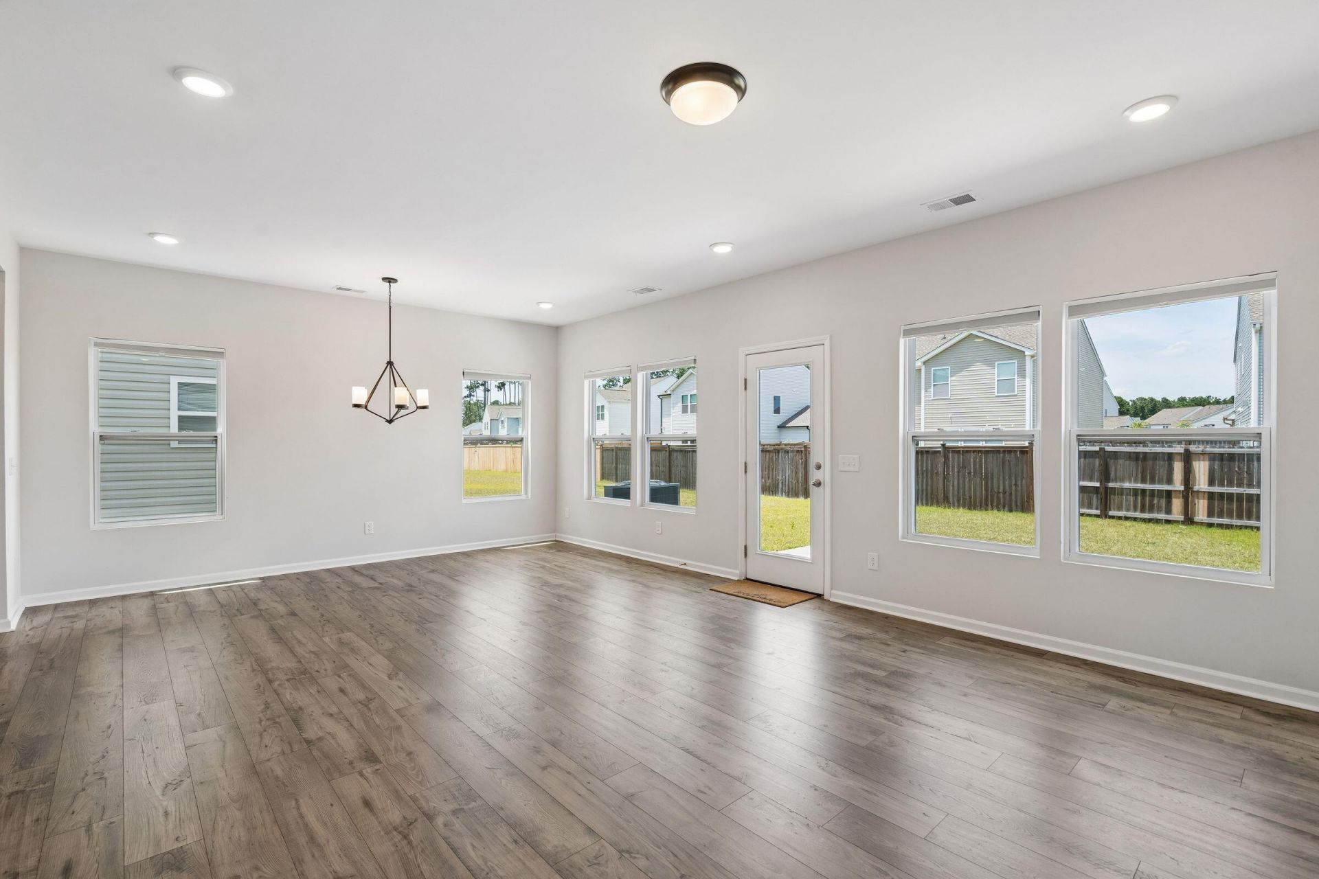 504 Purple Finch Road Photo 12