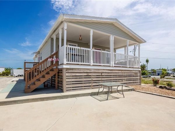 3822 Blueberry LN, ST. JAMES CITY, FL 33956