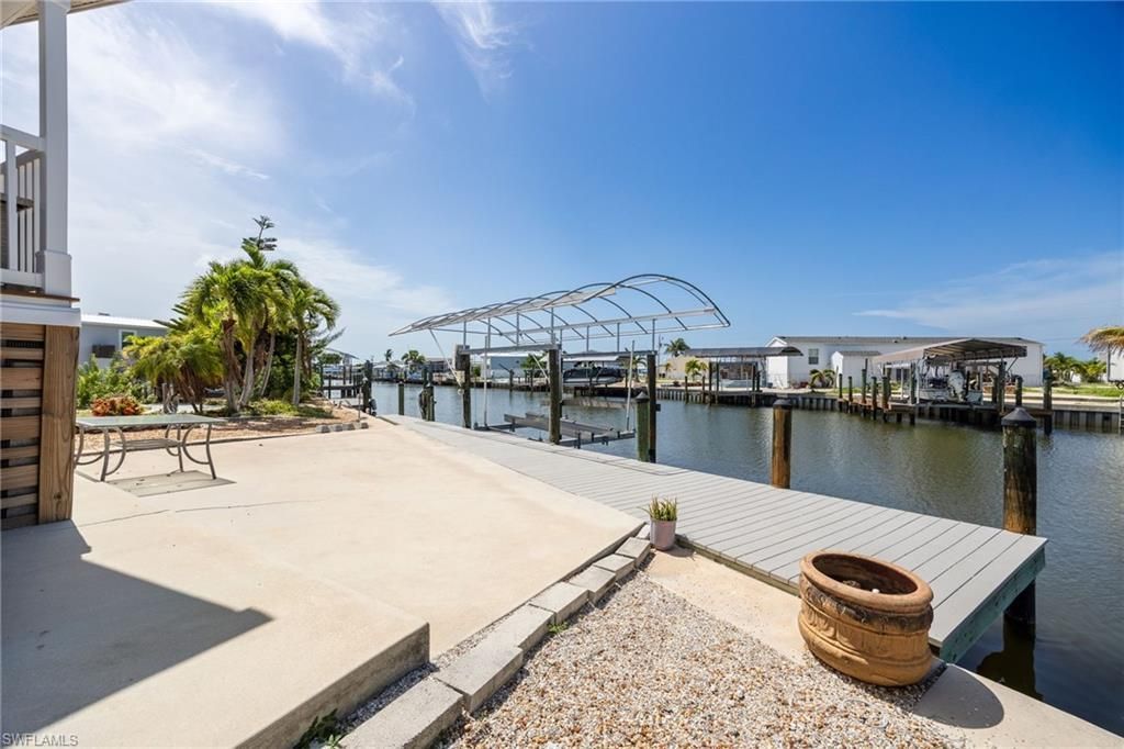 3822 Blueberry Ln, Saint James City, FL 33956 Photo