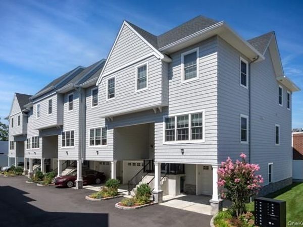 1 Wallace Court , Unit 5, Valley Stream, NY 11580