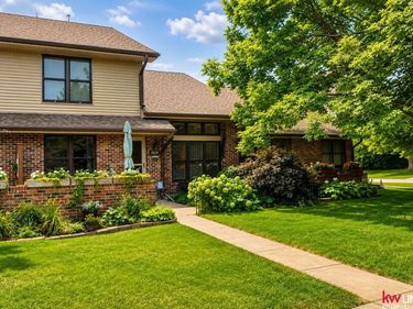 6626 Shenandoah Court, Lincoln, NE 68510