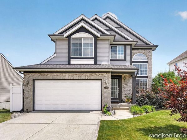 5866 E Grove Drive SE, Grand Rapids, MI 49512