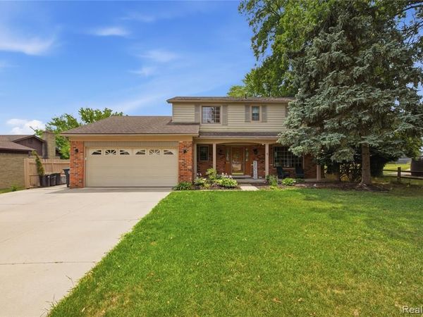 33665 Curtis Road, Livonia, MI 48152