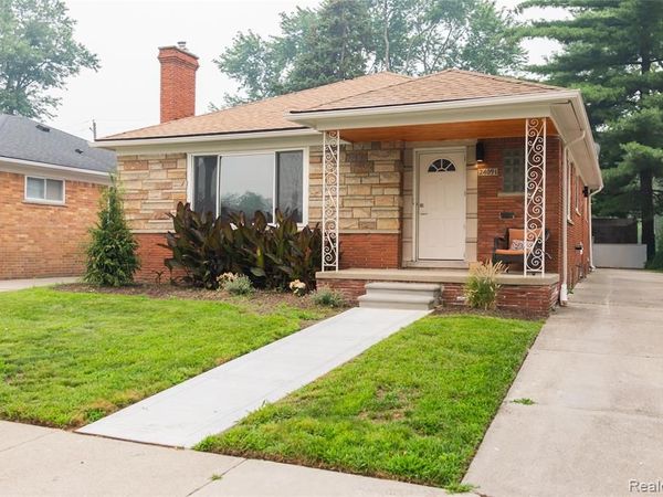 24091 Eastwood Street , Oak Park, MI 48237