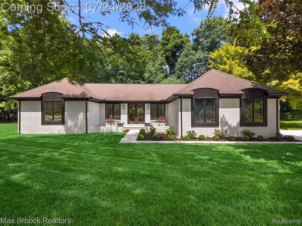 5218 Cherokee Court, Troy, MI 48098