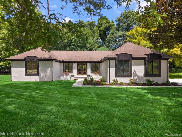 5218 Cherokee Court, Troy, Mi 48098