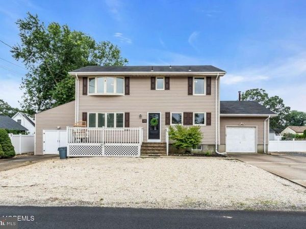 20 E LAKEWOOD AVENUE, OCEAN GATE, NJ 08740