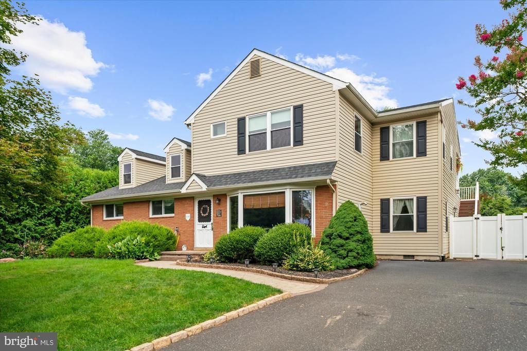 34 BUTTERNUT DRIVE, HATBORO, PA 19040